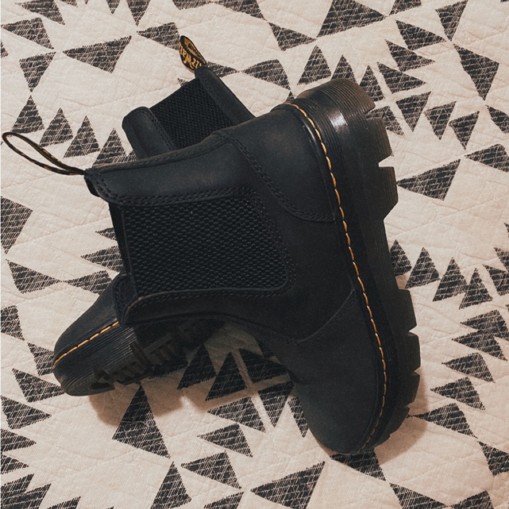 Doc marten Chelsea boots women’s size 6